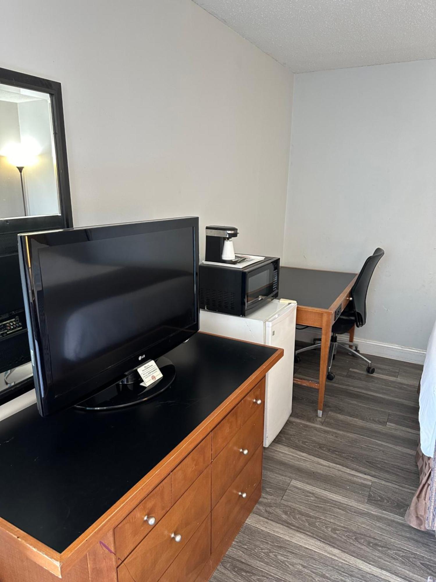 Travel Inn & Suites Emporia Εξωτερικό φωτογραφία