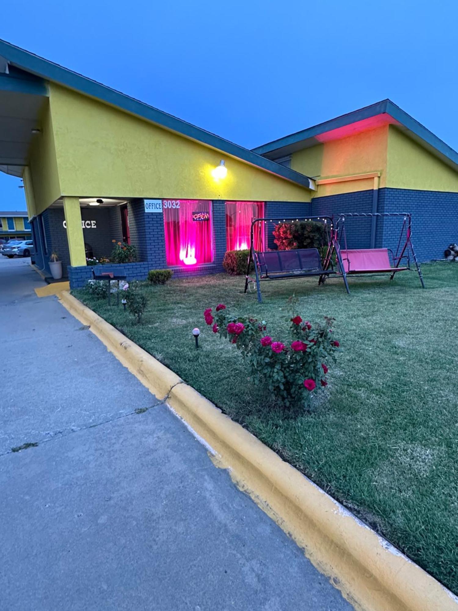 Travel Inn & Suites Emporia Εξωτερικό φωτογραφία