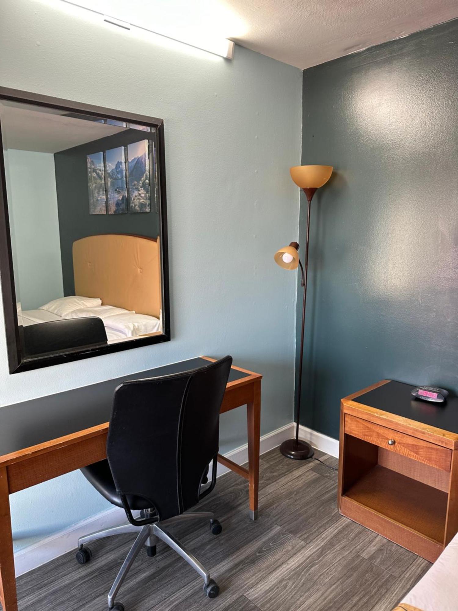 Travel Inn & Suites Emporia Εξωτερικό φωτογραφία